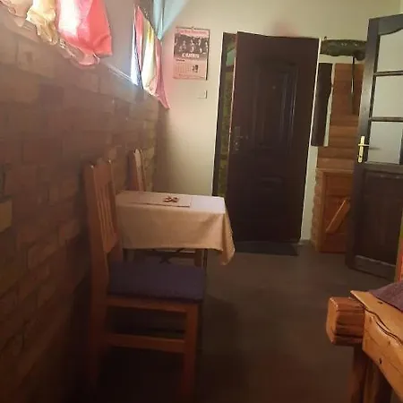 Kontra Szallashely Privatunterkunft *