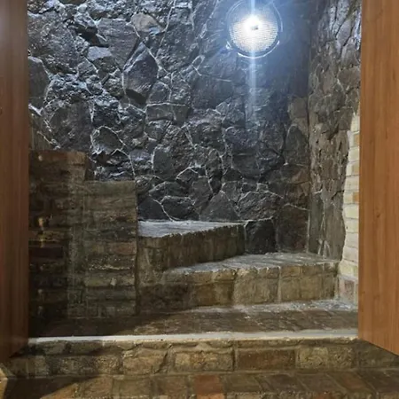 Kontra Szallashely منزل للإقامة