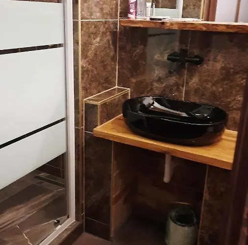Privat bolig Kontra Szallashely *